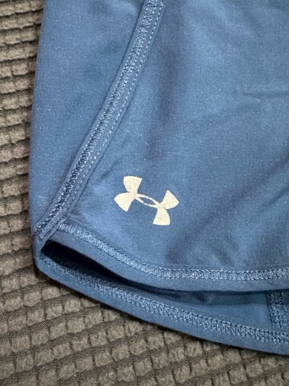 Under Armour Women's Medium Blue Running Shorts Athletic Lightweight 3 Inch - Picture 4 of 6